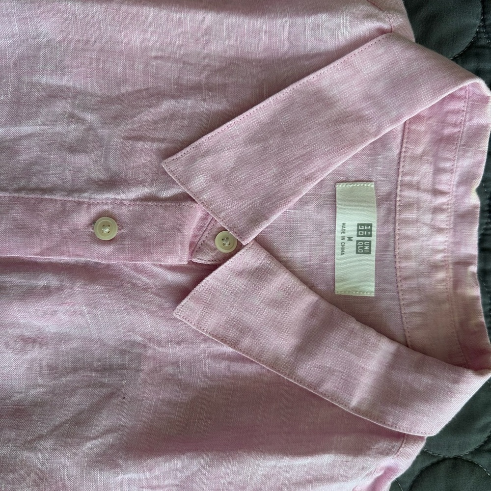 Uniqlo  Soft Pink Button Down Shirt - Picture 2 of 6